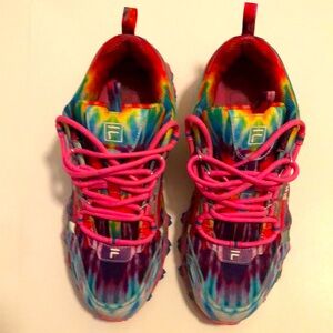 Fila Women’s Oakmont Tr Sneaker, excellent condition, size 9, multicolored.